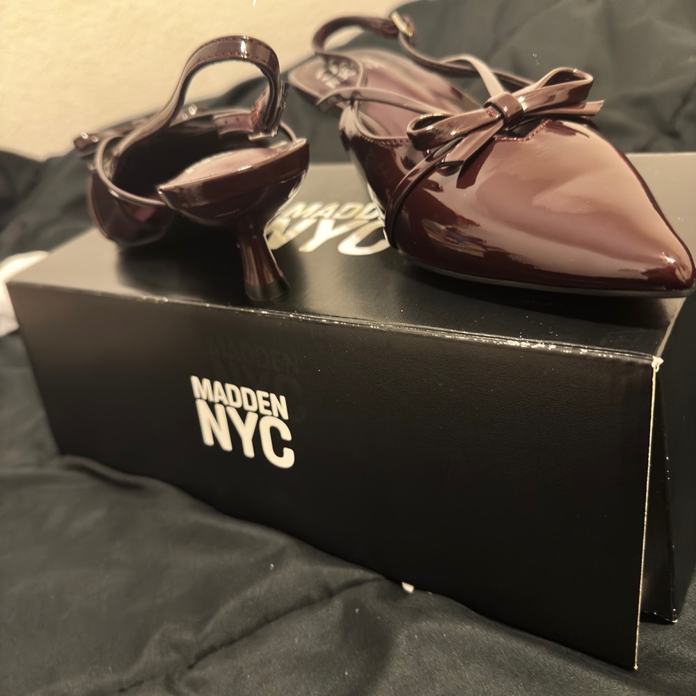 Madden NYC Women's Maroon Bow Heels